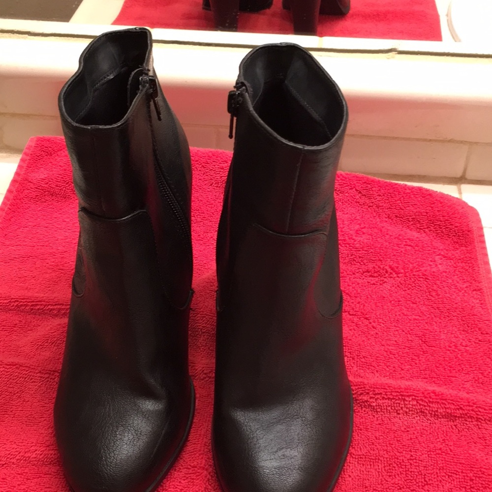 New black ankle boots